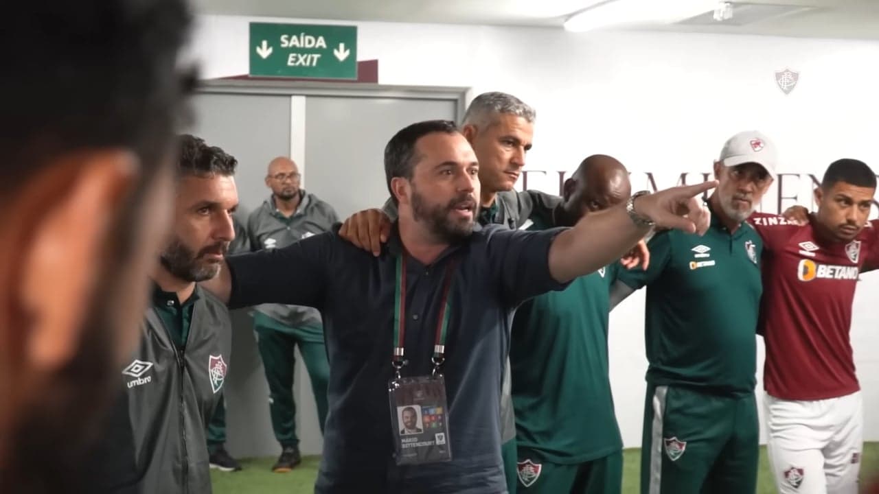 Fluminense x Vasco - Mario Bittencourt antes do jogo no vestiário