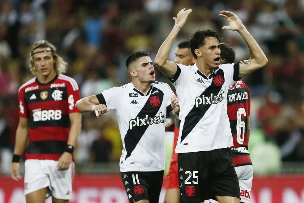 Vasco x Flamengo - Gabriel Pec e Marlon Gomes