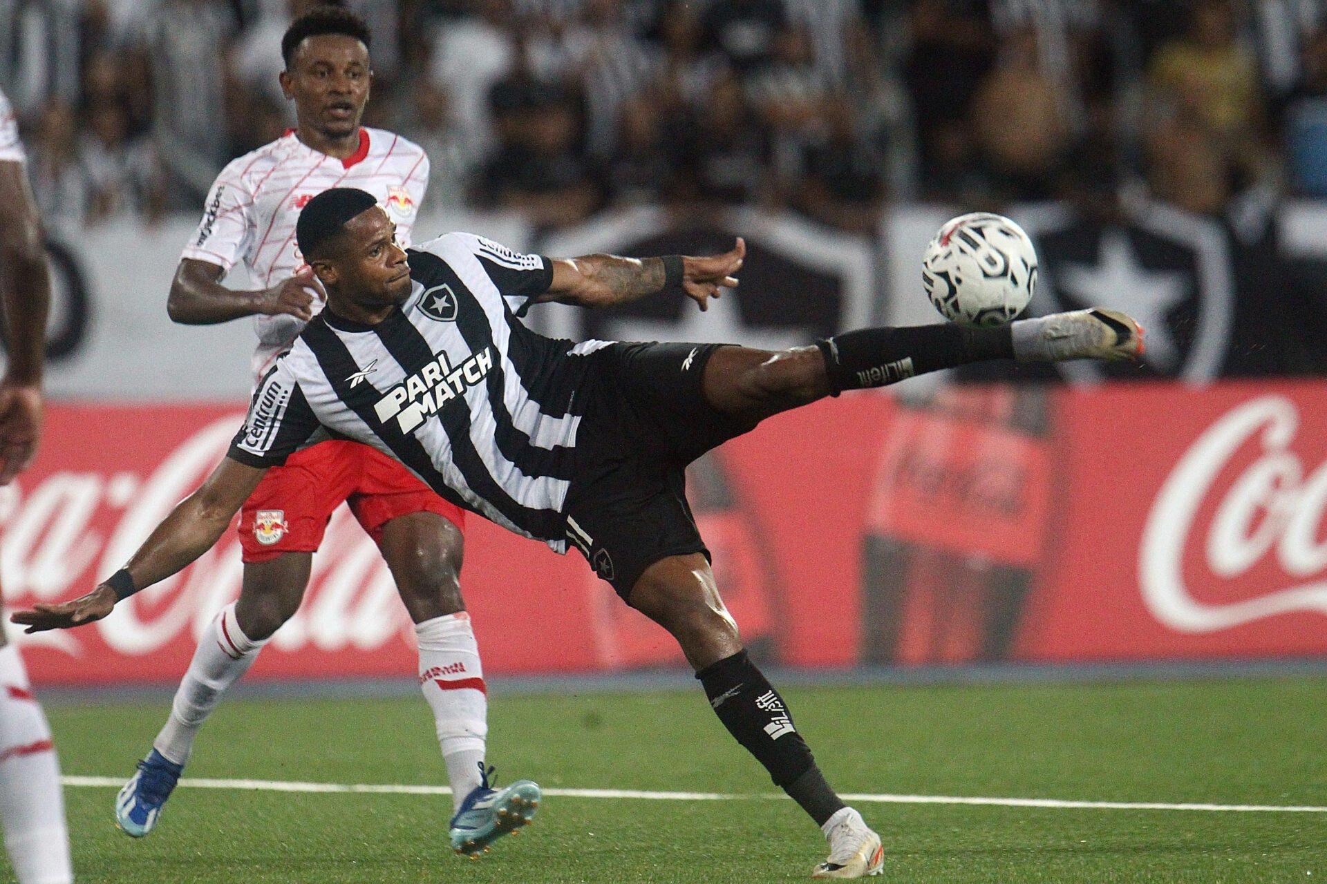 Botafogo x Bragantino - Júnior Santos