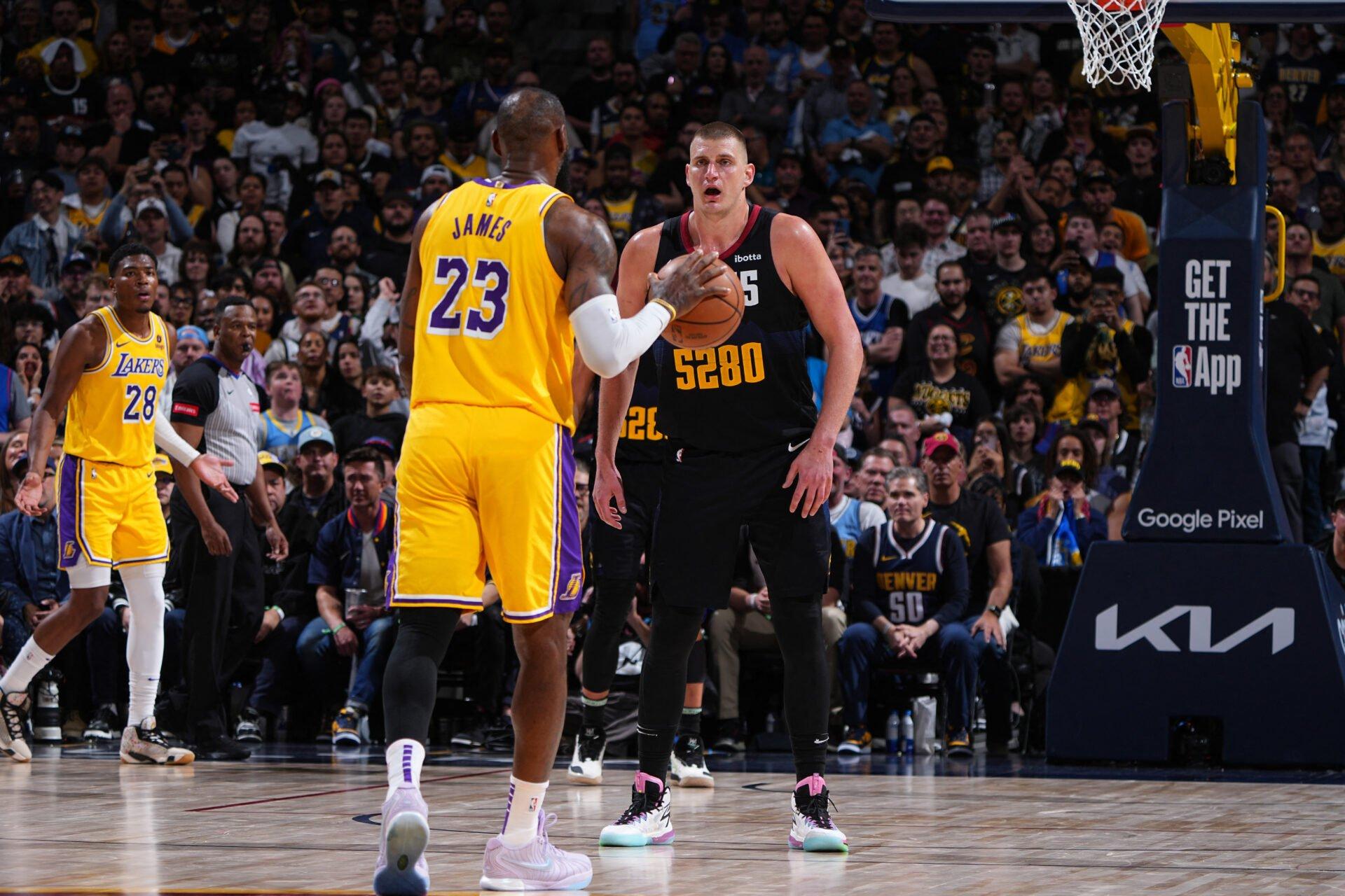 Los Angeles Lakers v Denver Nuggets - NBA Playoffs - LeBron James e Jokic