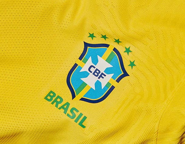 Seleção brasileira lança novo escudo e camisa branca especial que