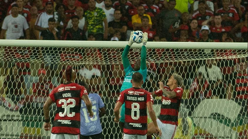 Flamengo decepciona e perde título da Recopa para Del Valle nos
