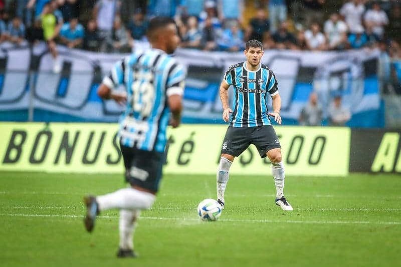 Grêmio perde para o Corinthians e vê chances de conquista no Brasileirão diminuírem