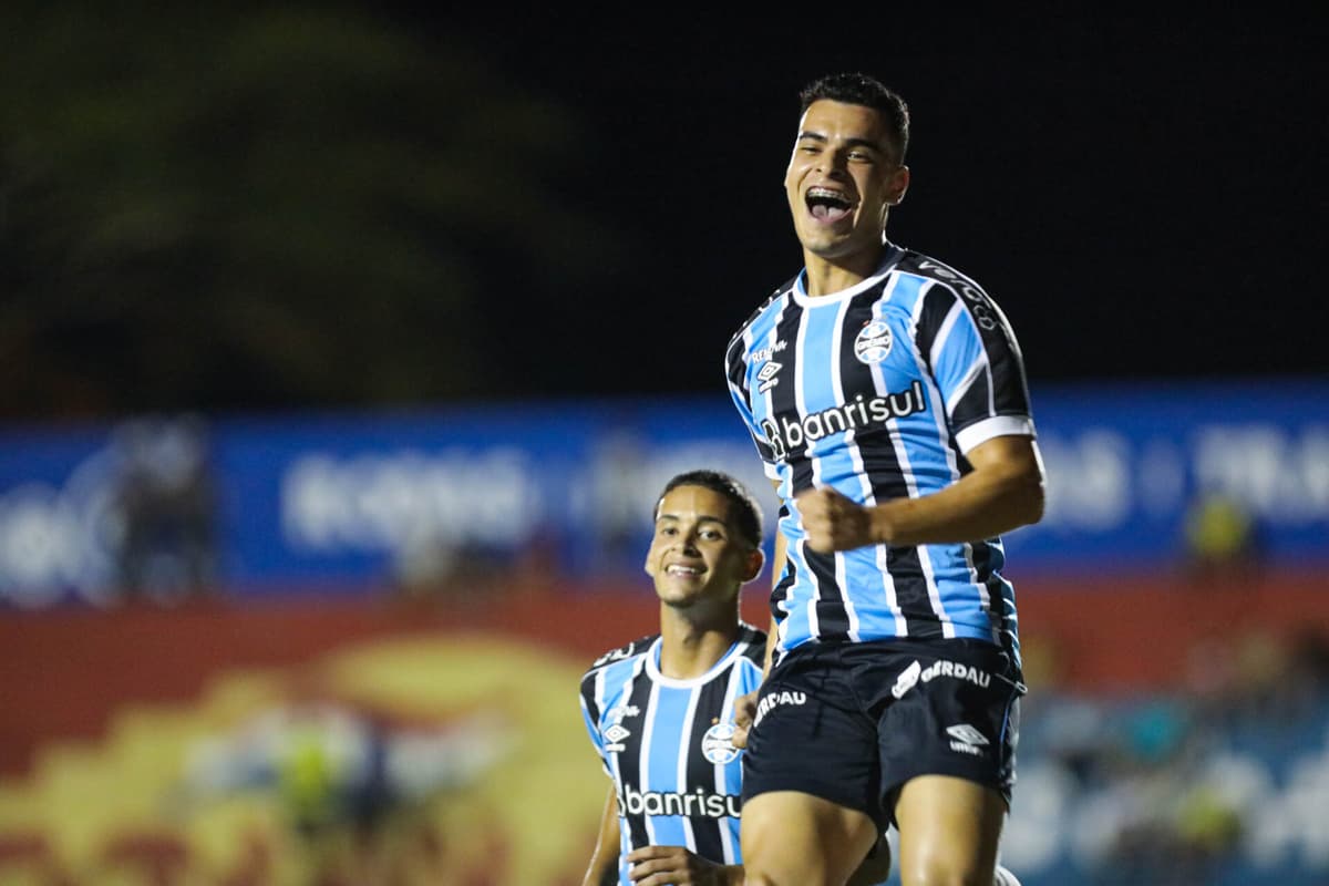 Jogador destaque do Grêmio na Copinha pode fazer história e quer chance no time principal
