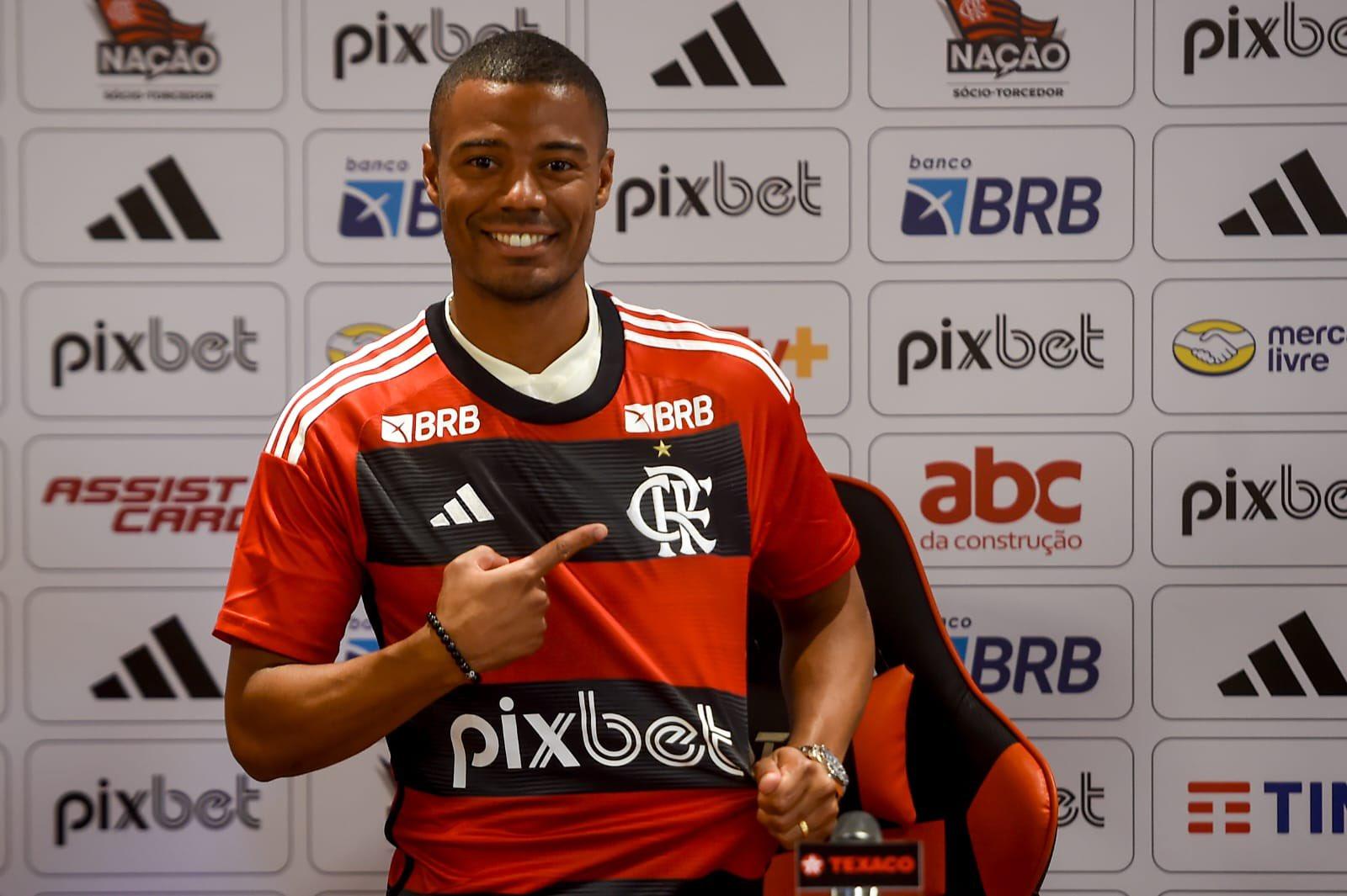 O melhor está chegando', disse De La Cruz em anúncio de chegada no Flamengo