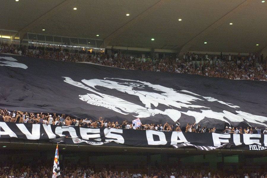 Corinthians Campeão Mundial 2000. Escalação: Dida, Kléber, Fábio