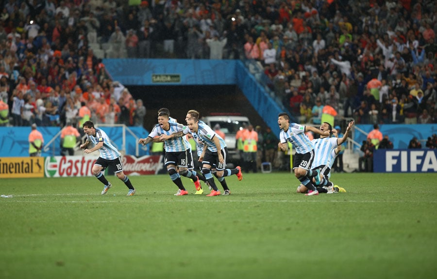 Nos pênaltis, Argentina bate Holanda e está na semi da Copa do Mundo