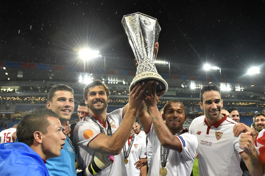 Presidente da Espanha exalta atuação de Mariano na Liga Europa