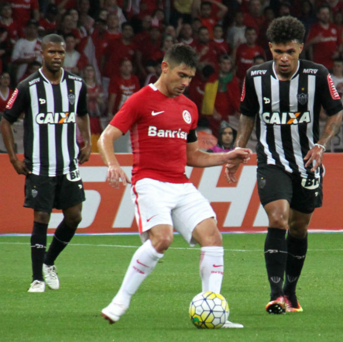 Alex pede foco no Brasileirão e lamenta derrota no Beira-Rio - Lance!