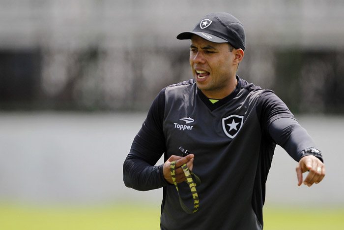 Tiago Nunes relaciona empate do Botafogo com inexperiência do