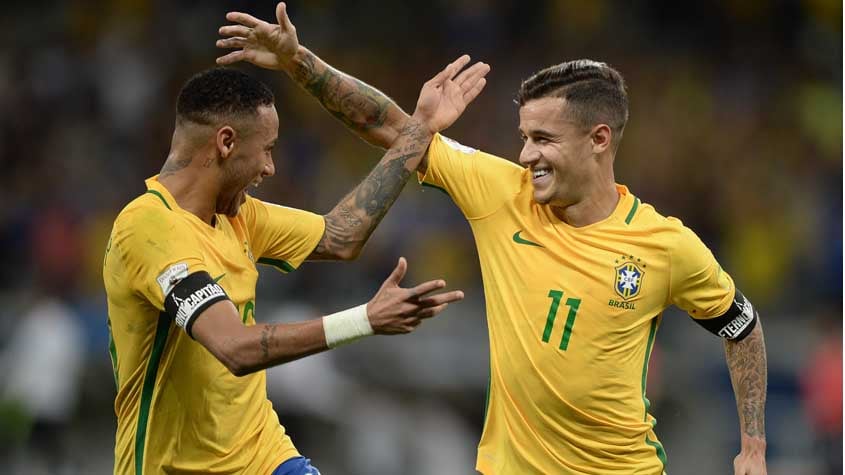 Belo Horizonte - MG - 10/11/2016 - Eliminatorias da copa do Mundo 2018  Brasil x Argentina, Neymar do Brasil disputa lance contra jogador da  Argentina pela eliminatoria da copa do Mundo de