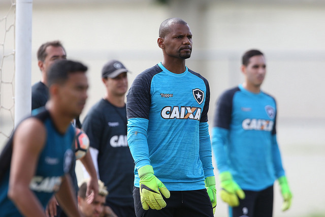 Ex-Botafogo, Ribamar é oferecido, mas valores afastam negócio