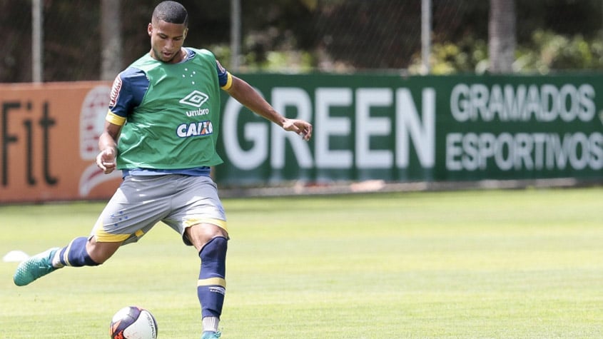 Rival do Manchester United entra na briga por Anderson Talisca - Lance!