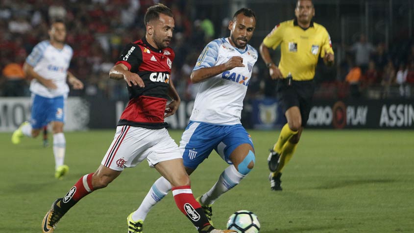 Reiner é liberado pelo STJD e reforça o Flamengo contra o Avaí em Brasília