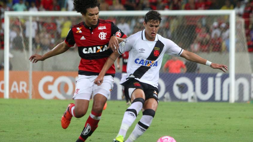 Em jogo acirrado, Flamengo e Vasco ficam no zero no Maracanã