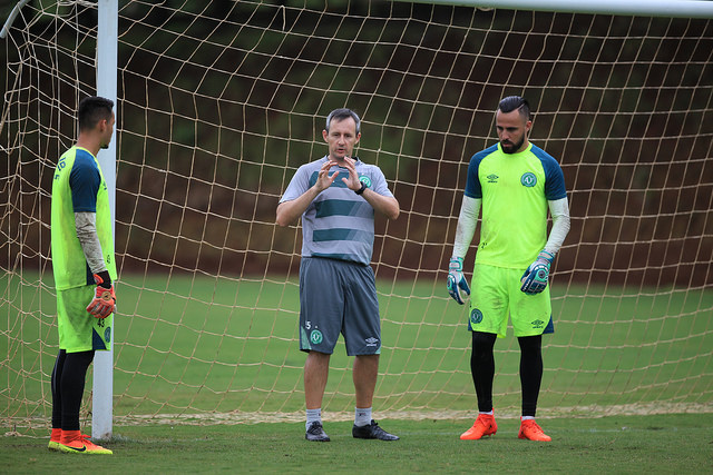 Desobediência tática vira cartão de visitas de Junior Urso no Corinthians  - 21/02/2019 - UOL Esporte