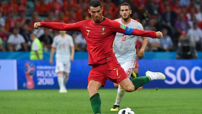 Cristiano Ronaldo marca três e Portugal arranca empate contra Espanha