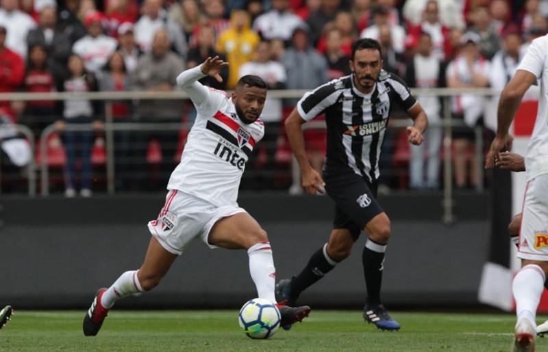 Destaque do São Paulo, zagueiro Bruno Alves exalta raça e corte no rosto em  entrevista ao LANCE! - Un1que Football