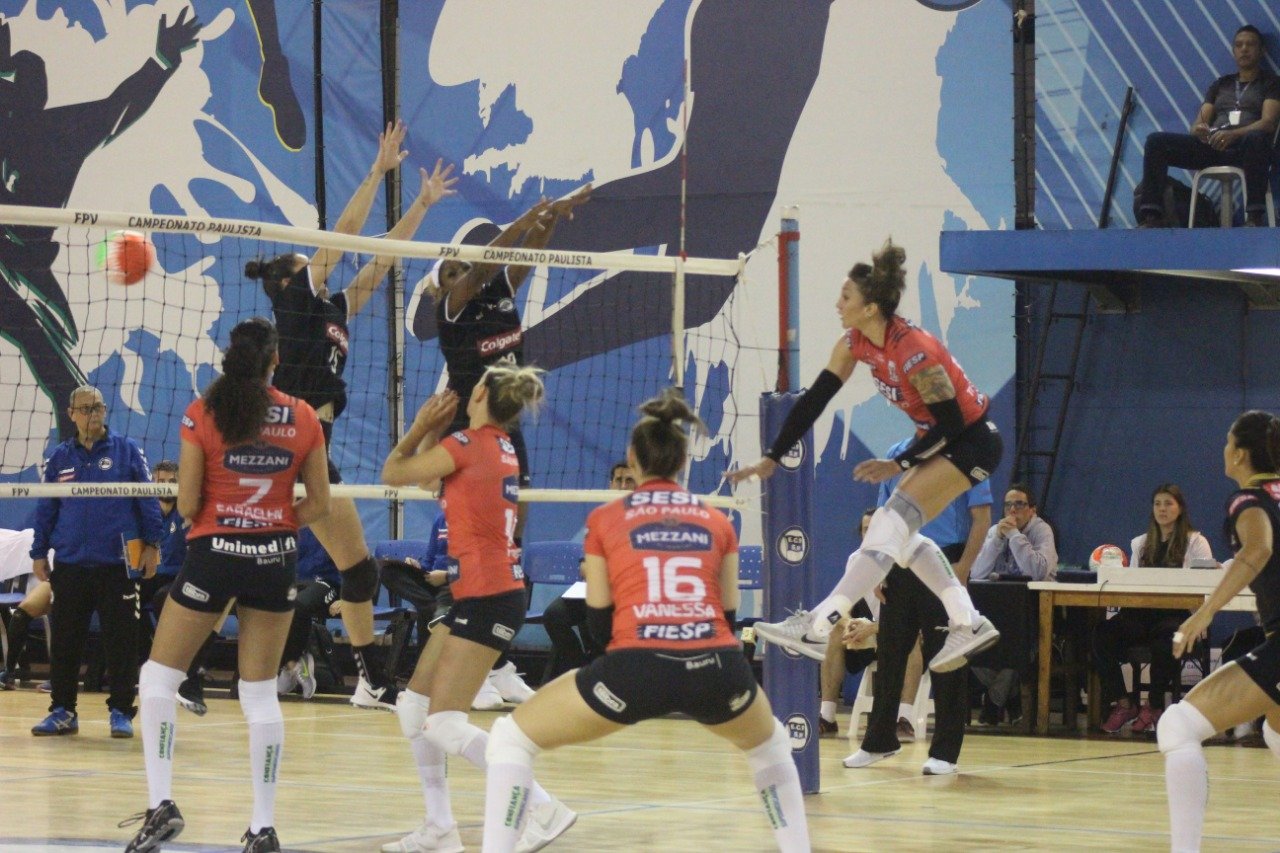 Sesi-Bauru vence o Pinheiros fora de casa e larga na frente na final do  Paulista de vôlei feminino, vôlei