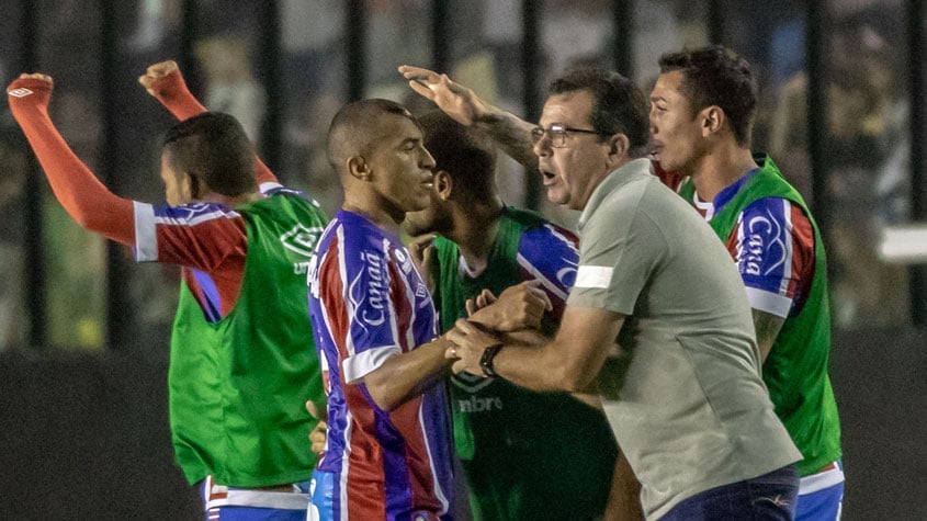 Jogadores do Bahia analisam a derrota e reclamam da arbitragem no