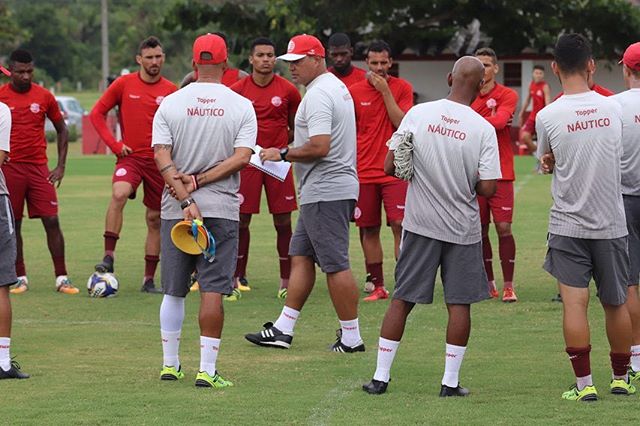 Náutico bate o Santa Cruz nos Aflitos e segue com 100% de