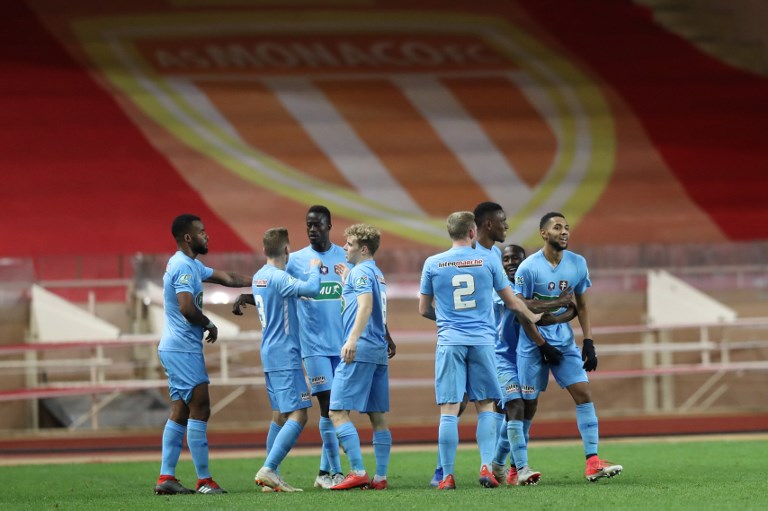 Torcedores do Nantes prestam homenagens a Emiliano Sala - Lance!