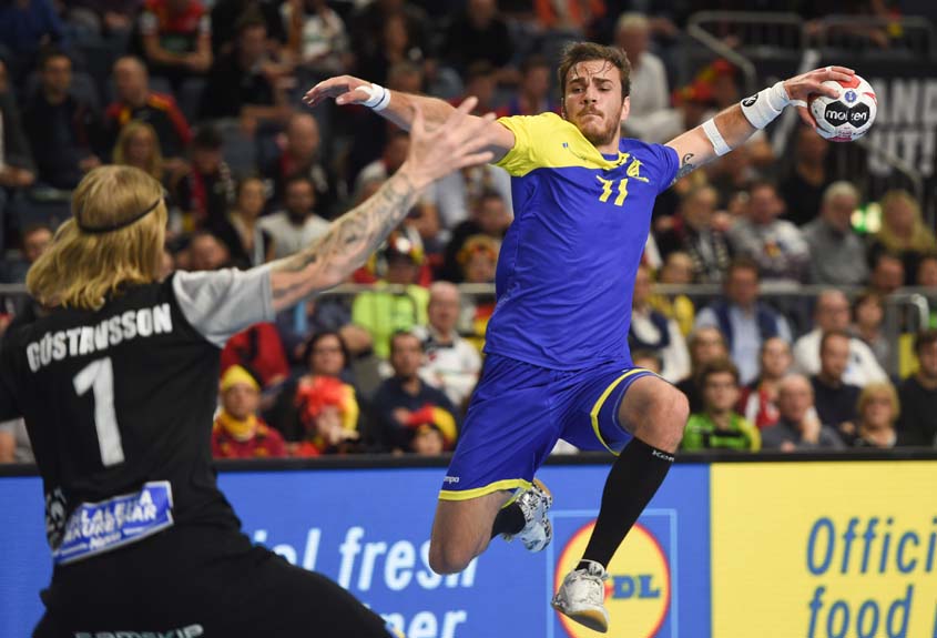 Na raça! Brasil defende bem, supera catimba alemã e vence no handebol  masculino - Lance!