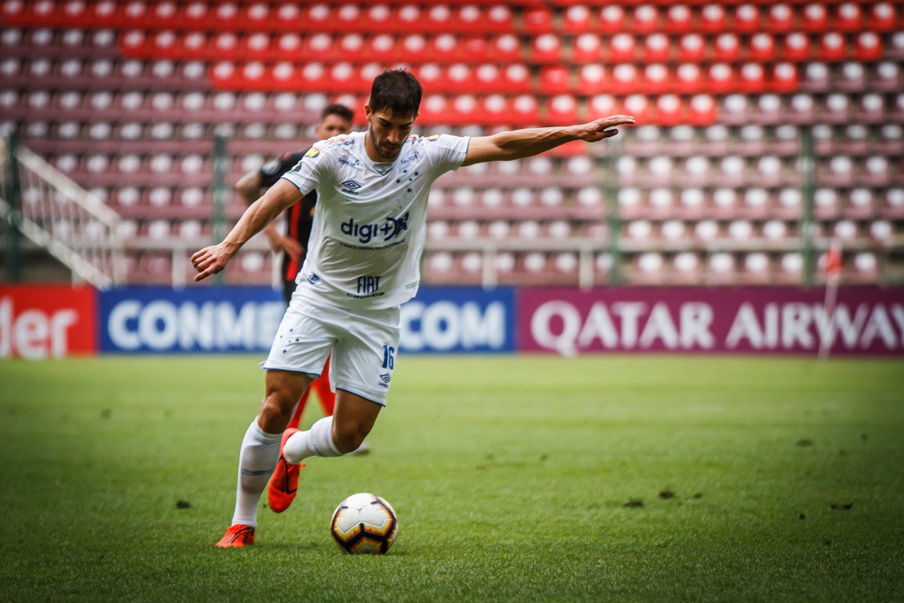 Cruzeiro anuncia a contratação do volante Lucas Silva, cruzeiro