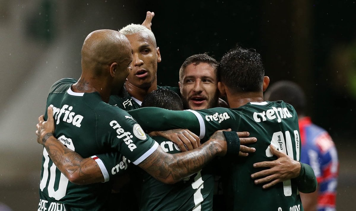 Ainda bem que a torcida do Palmeiras AMA jogador raçudo e que joga com  vontade, merecem ter o lixo do Deyverson como centroavante mesmo. :  r/palmeiras