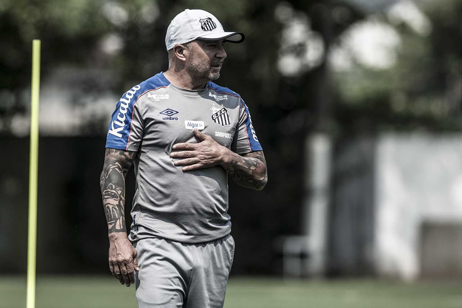 Sampaoli é quem vai decidir se o Galo ficará ou não com o meia Cazares -  Lance!