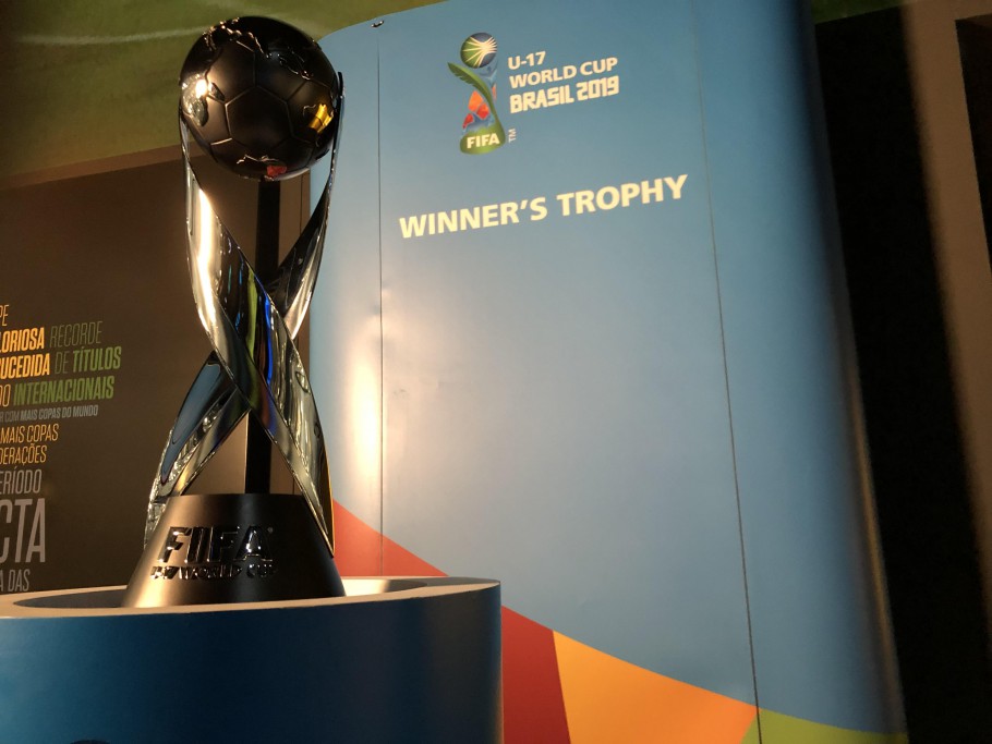 Taça do Mundial sub-17 fica em exposição neste final de semana