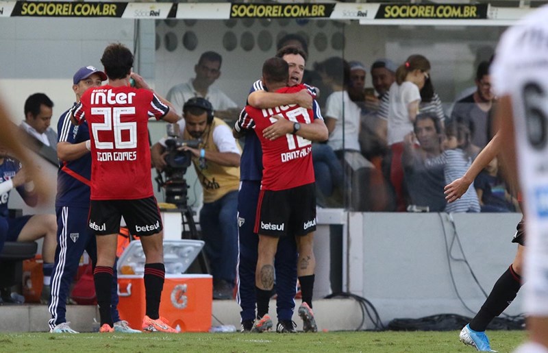 Você sabe qual desses jogadores tem mais gols na carreira? - 16/06/2020 -  UOL Esporte