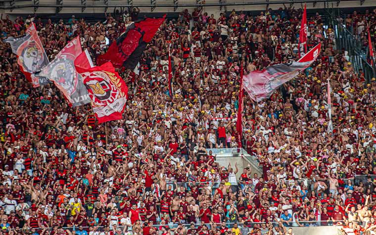 Que confusão! Flamengo libera imagens gratuitas na FLA TV; clube ainda não  se pronunciou - Lance!