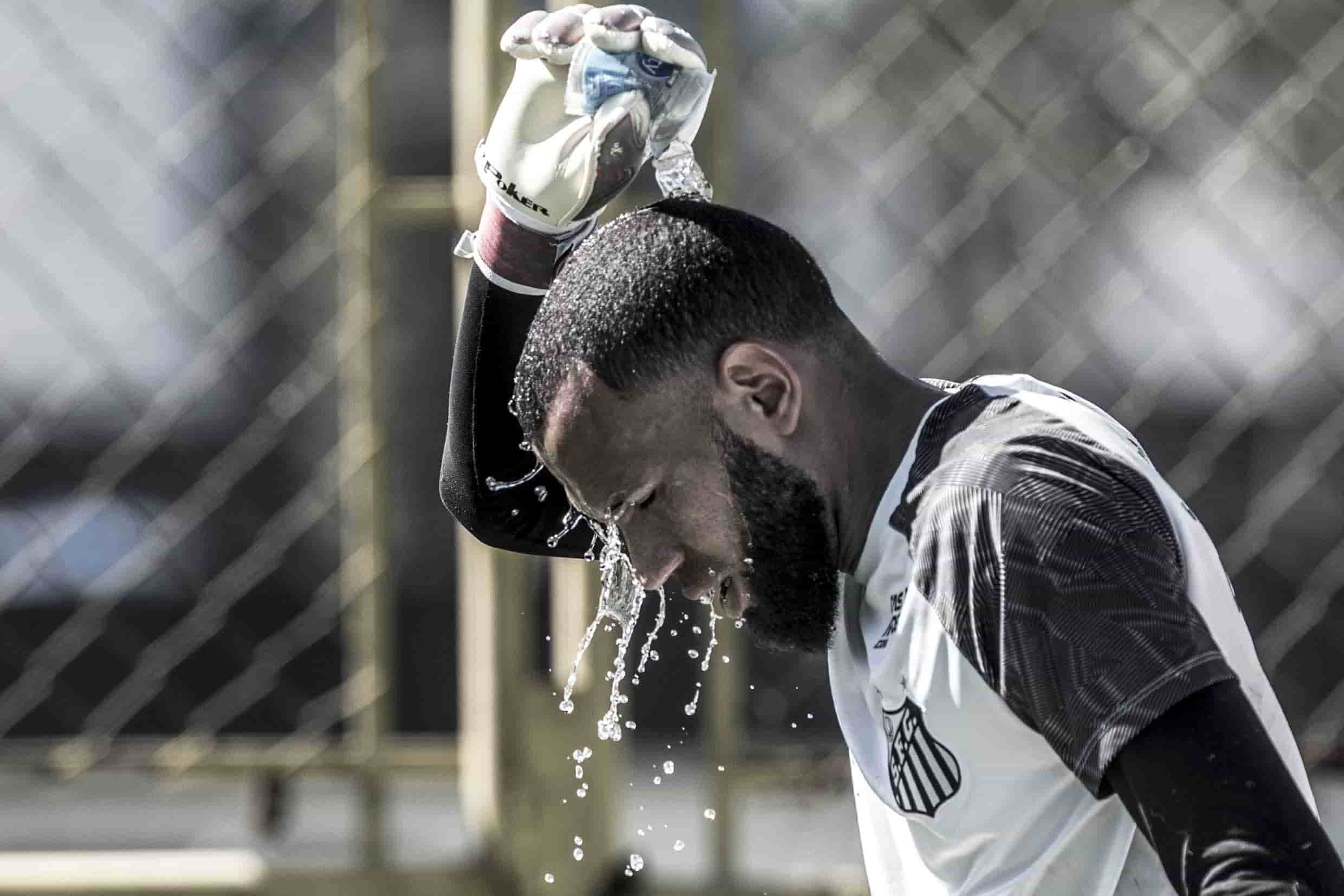 Pouco reconhecido? Rivaldo analisa carreira: 'Quando quero saber