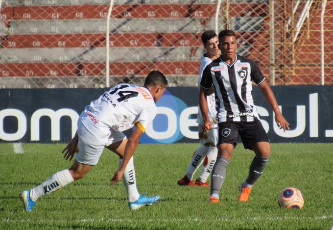 Botafogo empata com Fortaleza e deixa a liderança do Brasileirão com o  Palmeiras - Esportes - R7 Futebol