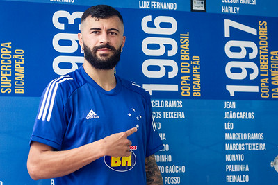 A Gazeta  Cruzeiro rescinde com Judivan e explica situação de Angulo no  clube