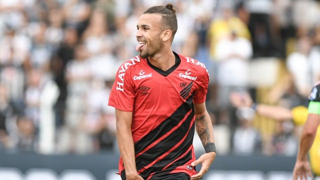 Paranaense: Jajá é emprestado ao lanterna do Campeonato Russo