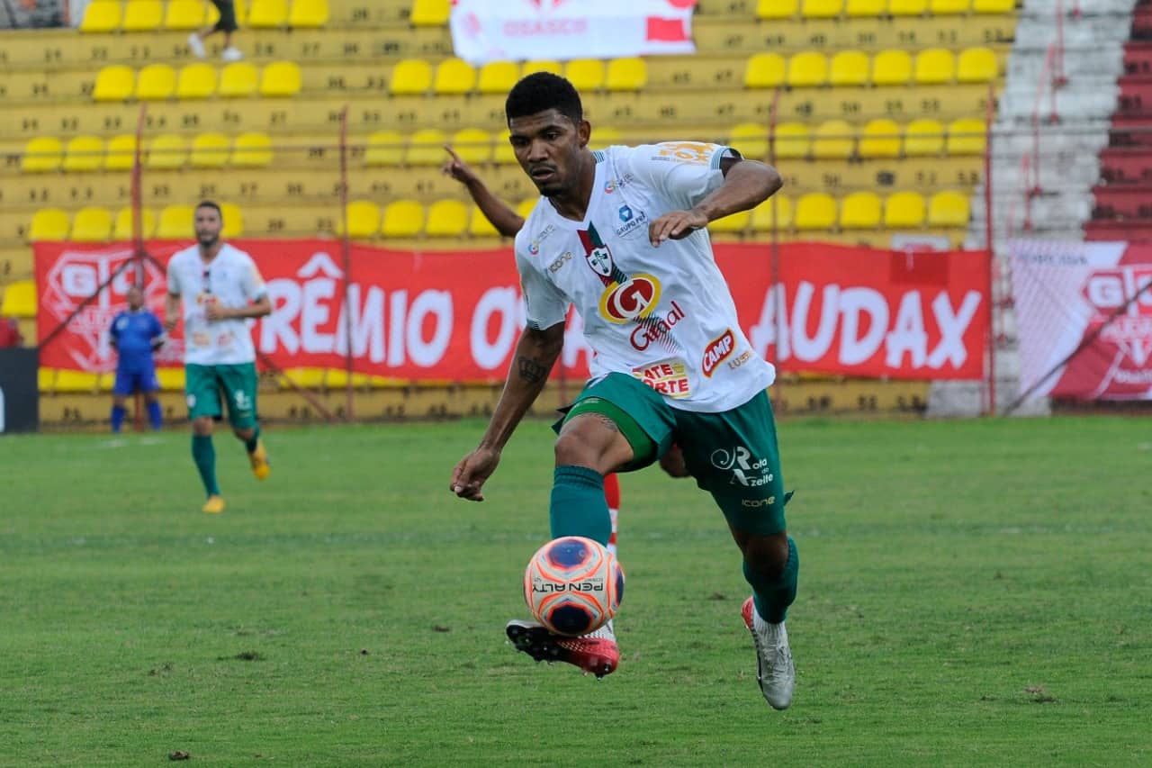 MC LIVINHO DEIXA A MÚSICA DE LADO, VIRA JOGADOR DE FUTEBOL E É CONTRATADO  PELO AUDAX