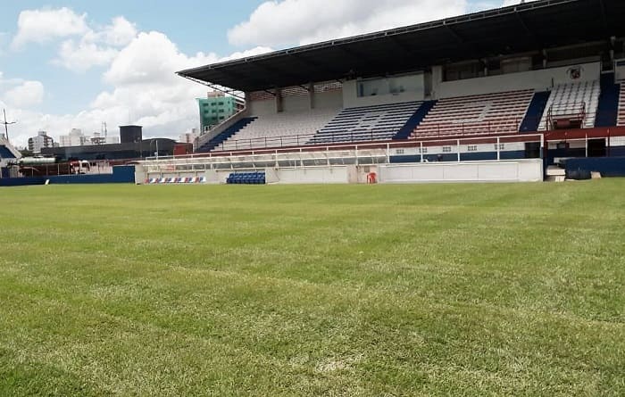 Goleiro do Brusque quer vitória contra Chapecoense como presente de  aniversário