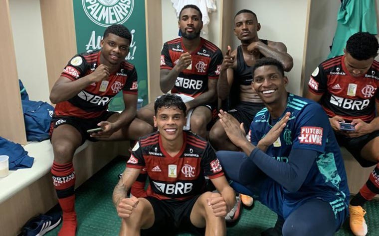 Garotos do Ninho! Base do Flamengo encerra temporada com 27 títulos - Lance!