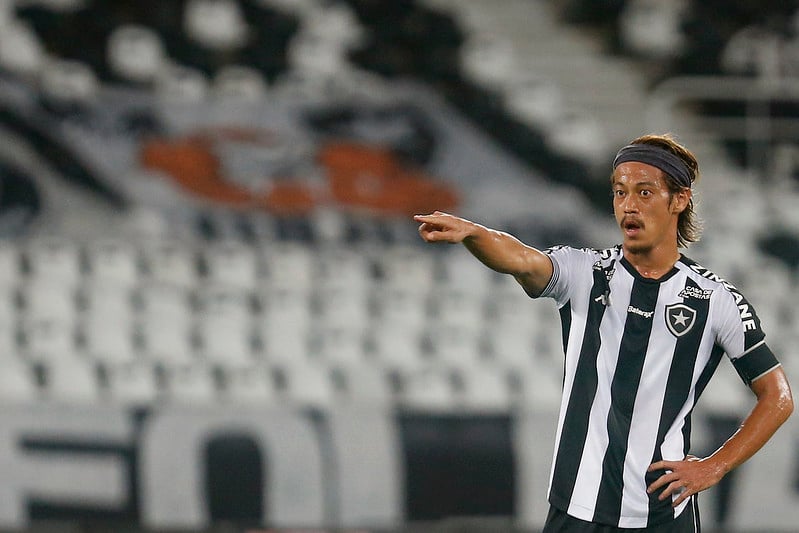 Gripado, japonês Honda tem estreia adiada pelo Botafogo: 'Peço desculpas