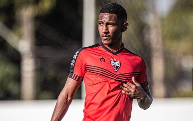 Flamengo acerta empréstimo de Rafael Santos com Apoel