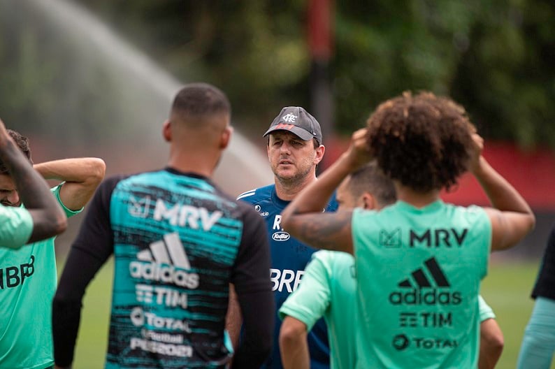 Nova chance: técnico Ceni perdeu todos os jogos para o Flamengo