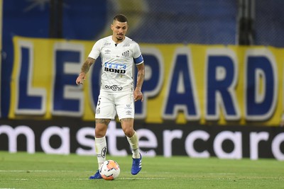 Santos se aproxima de acerto com o atacante Bryan Angulo, do Cruz  Azul-MEXJogada 10