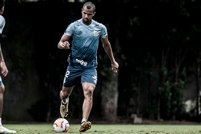 Renyer sofre nova lesão no joelho e não joga mais em 2022 - Lance!