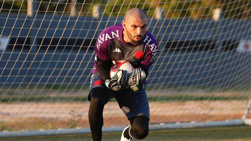 Vasco critica adiamento de clássico com Fla para favorecer um dos times -  12/04/2021 - UOL Esporte