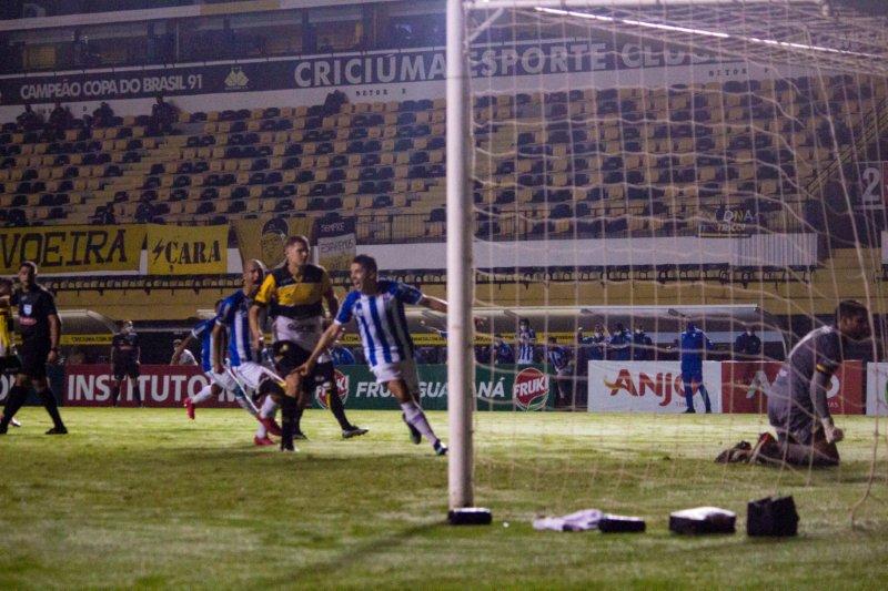 Um Tigre ferido! Veja fatores que levaram o Criciúma ao seu inédito  descenso no Catarinense - Lance!