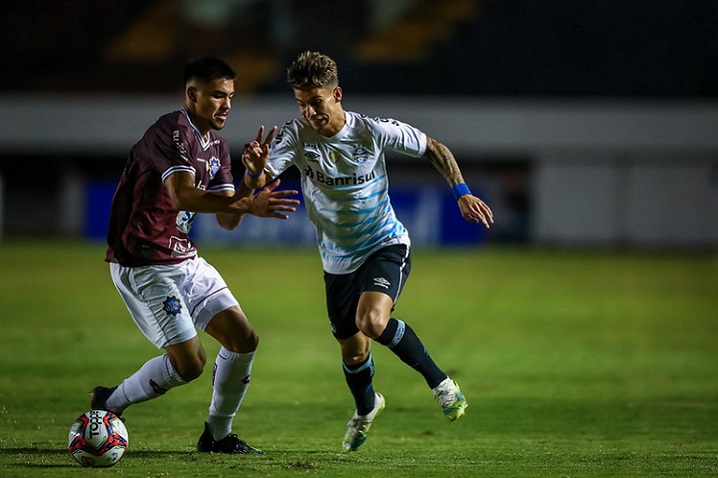 Atlético vence primeiro jogo da final do Mineiro; no RS, Grêmio e Caxias  empatam