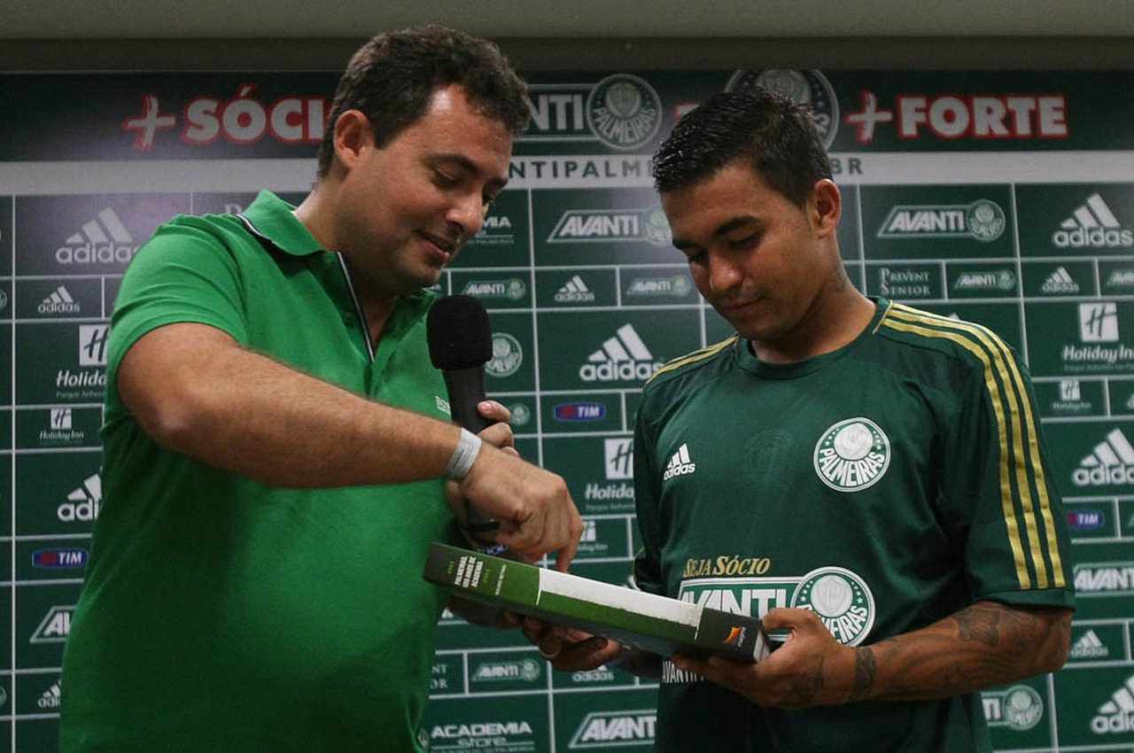 Leila Pereira sobre Dudu: “Pelo Palmeiras, está vendido ao Cruzeiro“