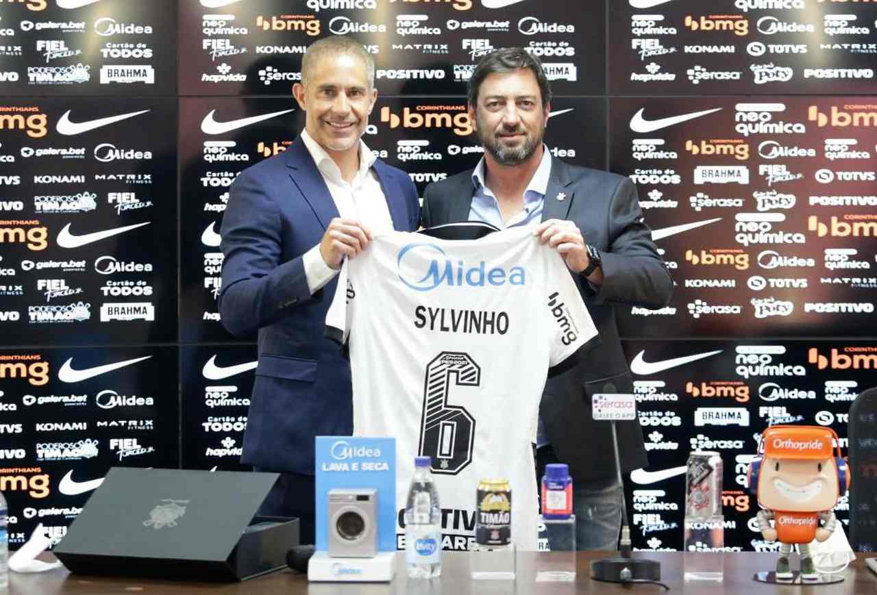 Sylvinho agora assume objetivos e diz que Corinthians quer ser campeão